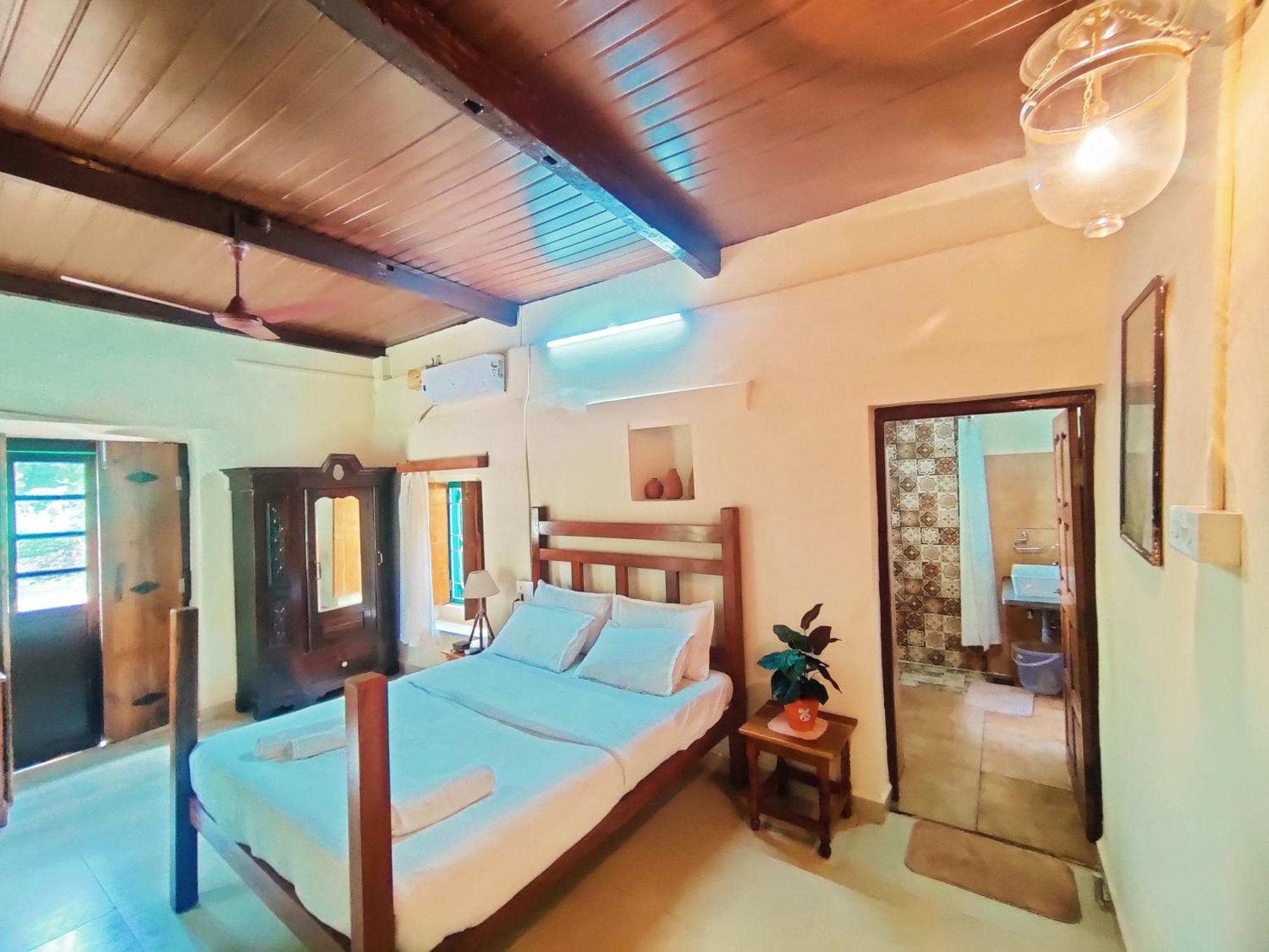 The Bungalow Bogmalo An 1880 Indo Portuguese Heritage Beach Villa South Goa Exterior foto