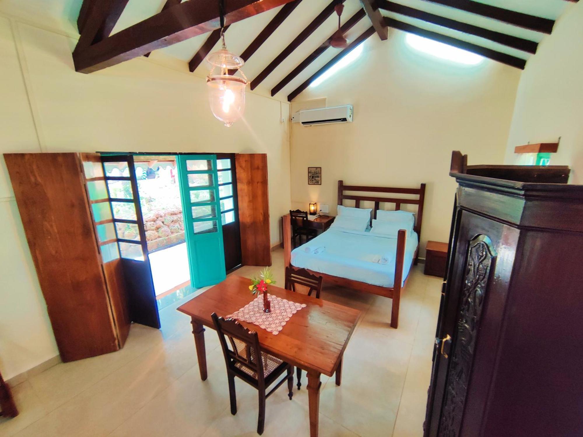 The Bungalow Bogmalo An 1880 Indo Portuguese Heritage Beach Villa South Goa Exterior foto